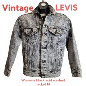 Vintage Levi's Women's black Acid washed relaxed trucker fit jean jacket M